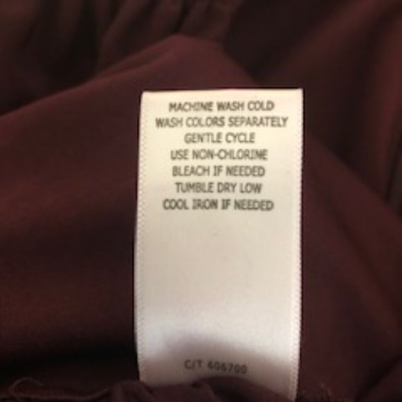 Jumpsuit by Taylor - Picture 6 of 9